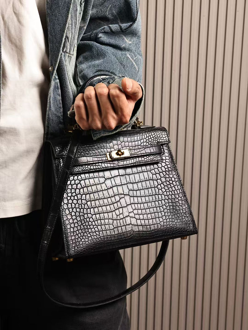 エルメスコピー ケリー25 定価 HERMES ケリー25 外縫い 黒 ブラック クロコダイル ポロサスマット ゴールド金具 2524064 - 画像 (3)