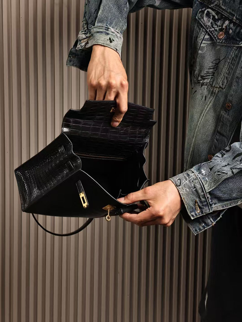 エルメスコピー ケリー25 定価 HERMES ケリー25 外縫い 黒 ブラック クロコダイル ポロサスマット ゴールド金具 2524064 - 画像 (2)