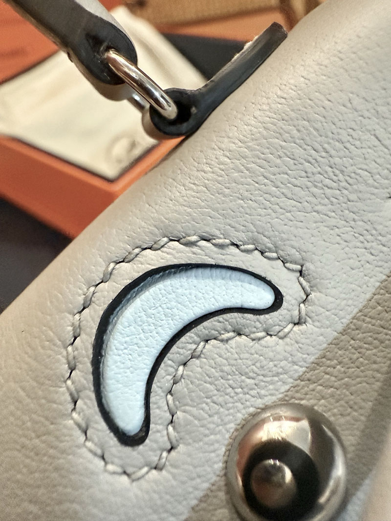 エルメスケリーバッグ定価 HERMES ケリードール パーソナル ブルーグラシエ/ブルーブリュム スイフト シルバー金具 2524154 - 画像 (13)