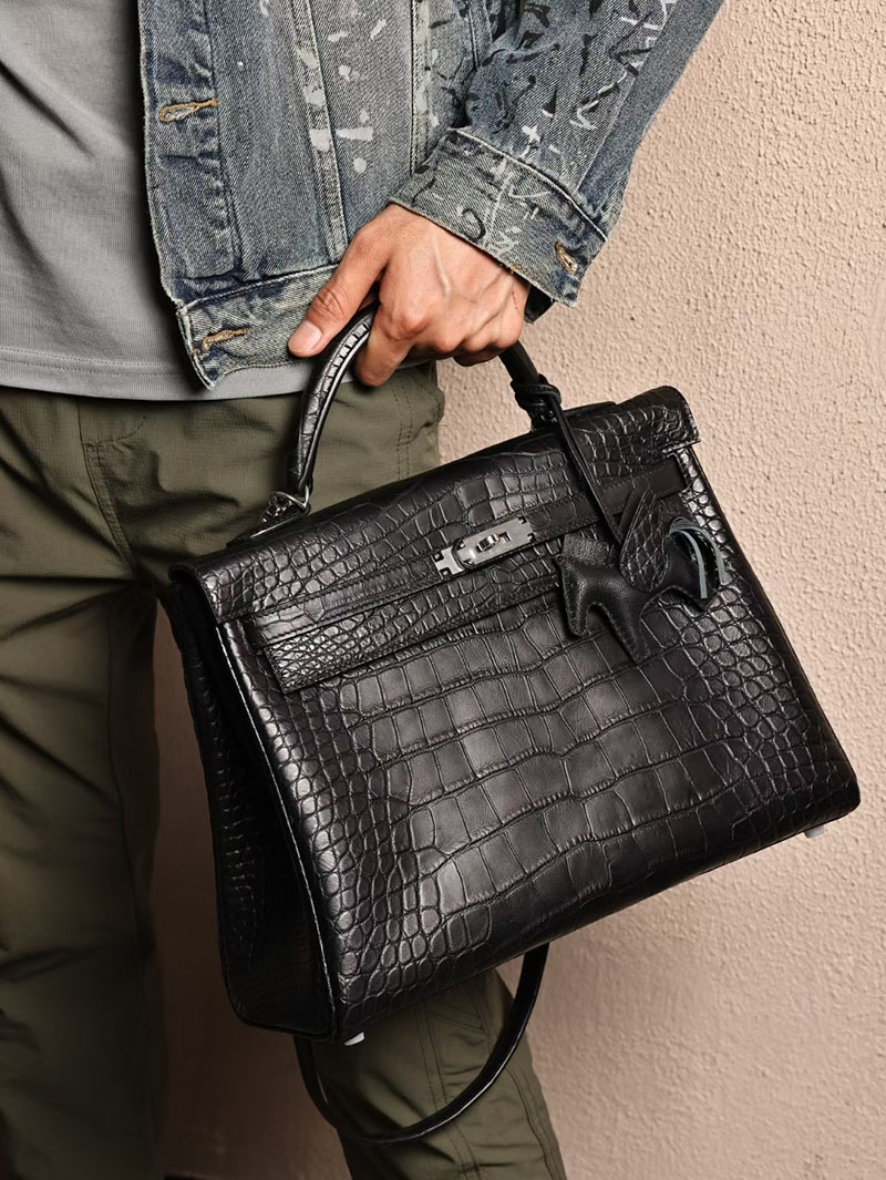 エルメスコピー ケリー35 メンズ HERMES ケリー35cm 内縫い 黒 ブラック クロコダイル アリゲーターマット シルバー金具 2524168 - 画像 (6)
