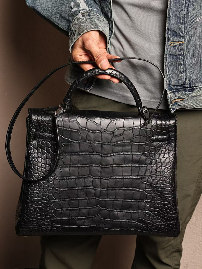 エルメスコピー ケリー35 メンズ HERMES ケリー35cm 内縫い 黒 ブラック クロコダイル アリゲーターマット シルバー金具 2524168 - 画像 (5)