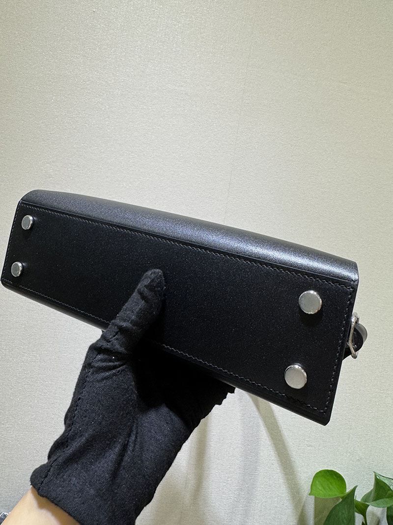 エルメス新作バッグ 2025 HERMES タブリエ・セリエ 黒 ブラック ヴァッシュ・ハンター/ヴォー・スウィフト/トワル・ミリテール シルバー金具 2524460 - 画像 (3)