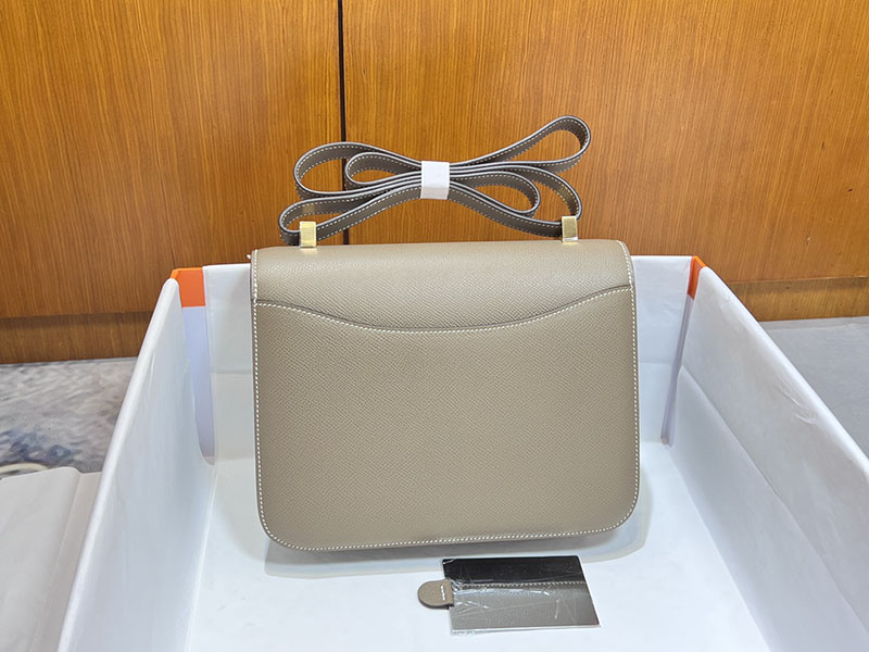 エルメススーパーコピー コンスタンス24 定価 HERMES コンスタンス1 24MM エトゥープ ヴォーエプソン ゴールド金具 2524479 - 画像 (8)