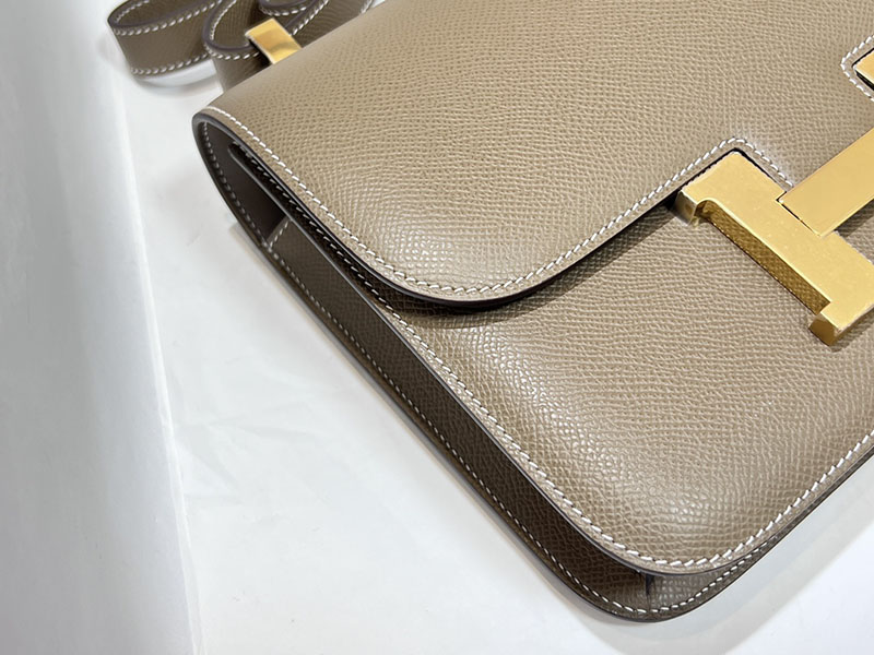 エルメススーパーコピー コンスタンス24 定価 HERMES コンスタンス1 24MM エトゥープ ヴォーエプソン ゴールド金具 2524479 - 画像 (6)