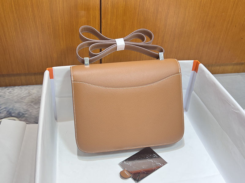 エルメススーパーコピー コンスタンス24 定価 HERMES コンスタンス1 24MM ゴールド ヴォーエプソン シルバー金具 2524480 - 画像 (8)