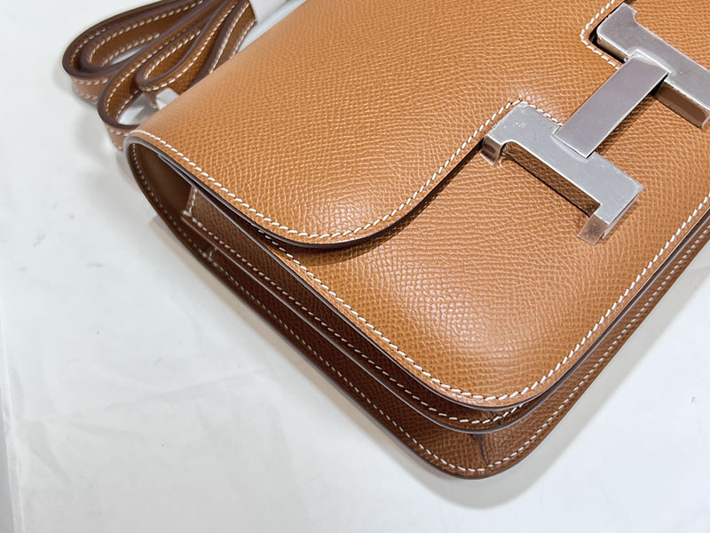 エルメススーパーコピー コンスタンス ミニ 定価 HERMES コンスタンス1 ミニ ゴールド ヴォーエプソン シルバー金具 2524493 - 画像 (6)