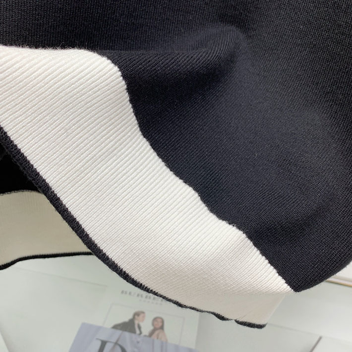 最高級フェンディスーパーコピー FENDI セーター ブランドロゴ ニット クルーネック ブラック 2524737 フェンディ セーター メンズ - 画像 (4)