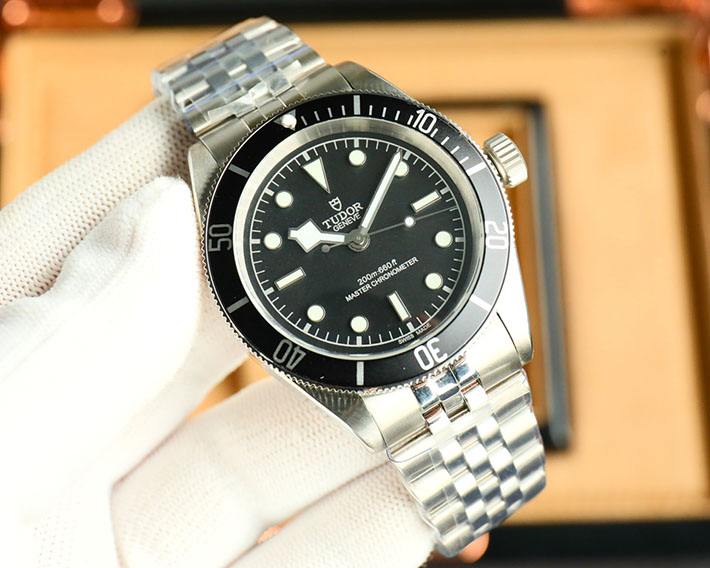 最高級チューダースーパーコピー TUDOR ブラックベイ M7941A1A0NU-0003 メンズ 腕時計 - 画像 (8)