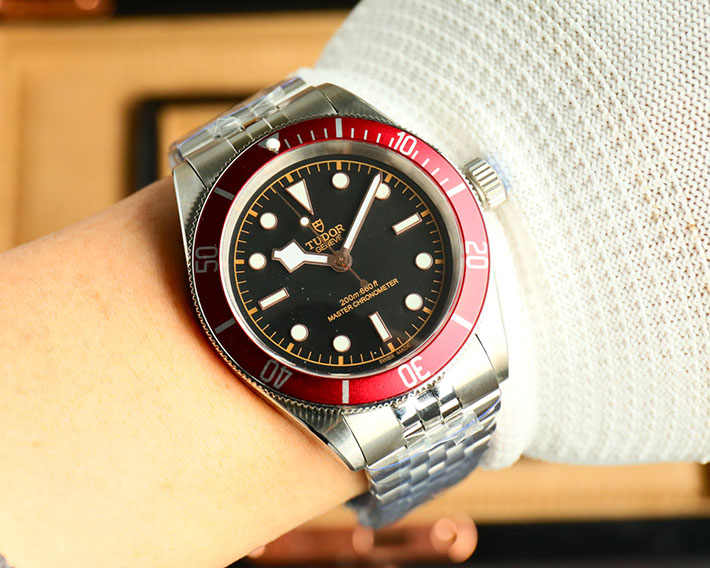 最高級チューダースーパーコピー TUDOR ブラックベイ M7941A1A0NU-0003 メンズ 腕時計 - 画像 (6)