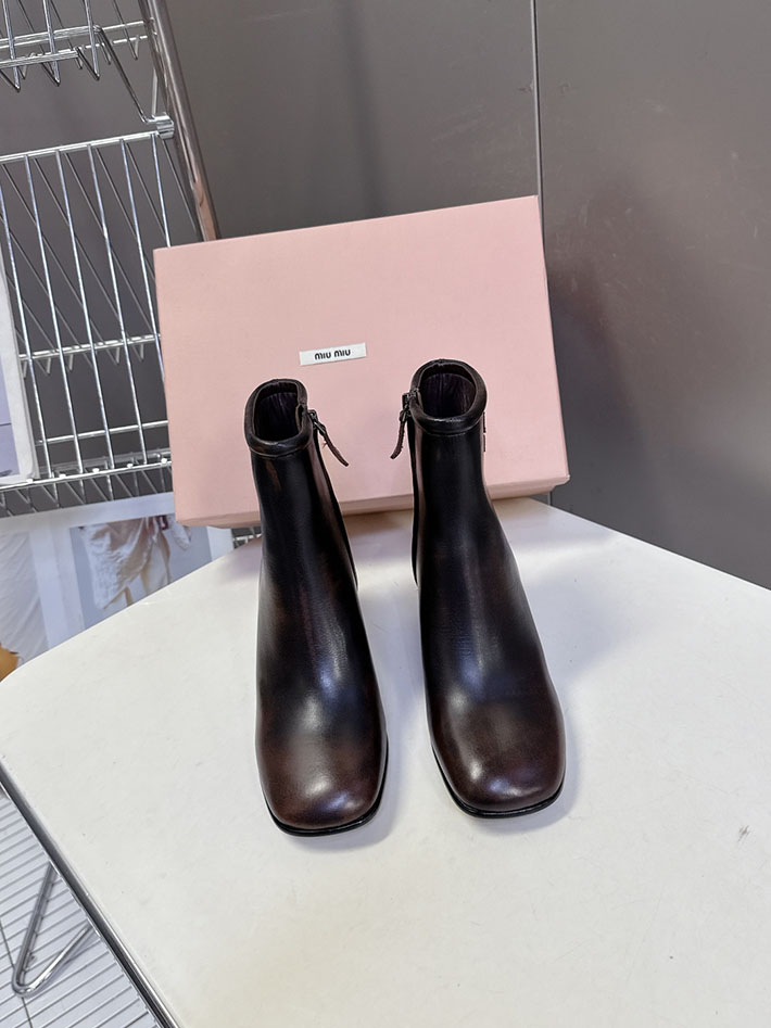 最高級MiuMiuスーパーコピー ミュウミュウ フュメカーフブーティー 5T520E_3KY8_F0003_F_065 Miumiu ブーツ レディース - 画像 (4)