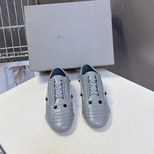 バレンシアガ スニーカー 新作