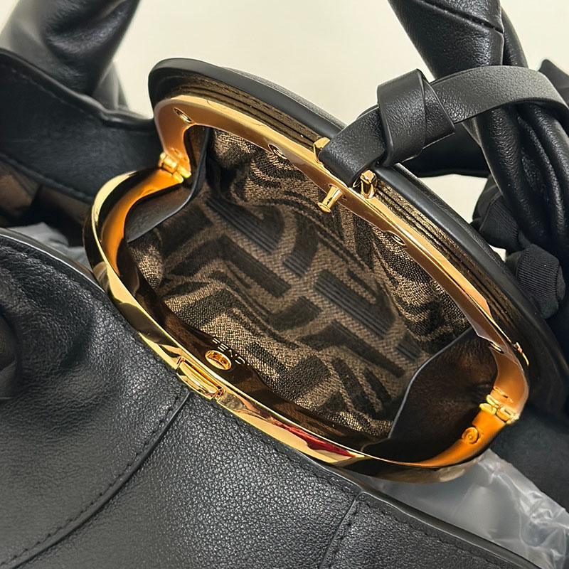 フェンディ 人気バッグ FENDI スパイ スモール バッグ ブラック 8BR838AYCTF0KUR フェンディ スパイ バッグ 流行 - 画像 (6)