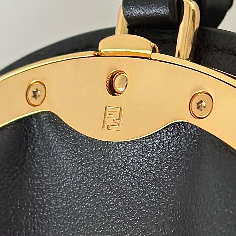 フェンディ 人気バッグ FENDI スパイ スモール バッグ ブラック 8BR838AYCTF0KUR フェンディ スパイ バッグ 流行 - 画像 (4)