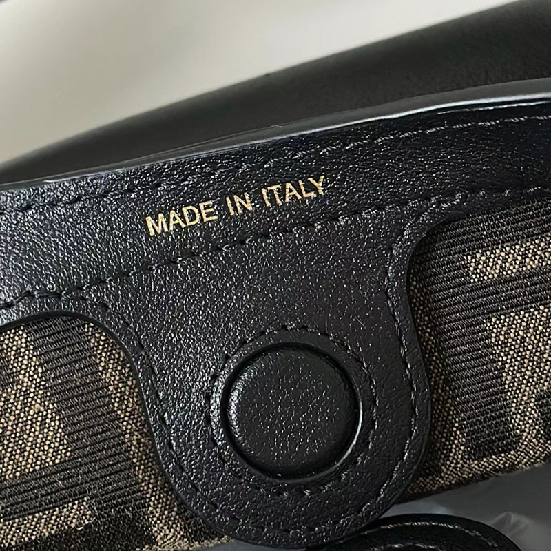 フェンディ 人気バッグ FENDI スパイ スモール バッグ ブラック 8BR838AYCTF0KUR フェンディ スパイ バッグ 流行 - 画像 (3)