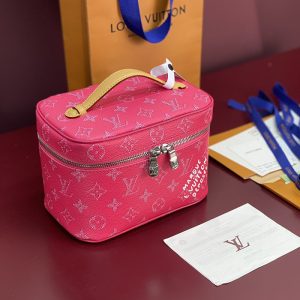 ルイヴィトン 化粧ポーチ