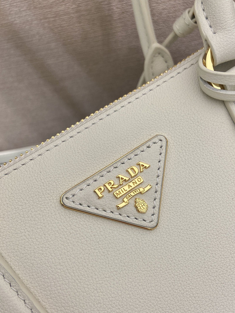 プラダ バッグ レディース PRADA ガレリア ミディアム レザー バッグ ホワイト 1BA457_2CYS_F0009 プラダ ハンドバッグ レザー - 画像 (3)
