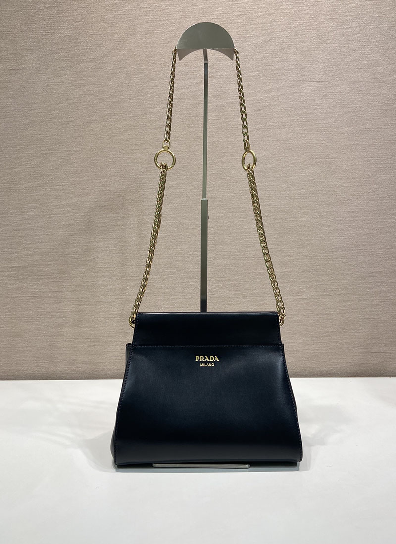 プラダ ミニバッグ レザー