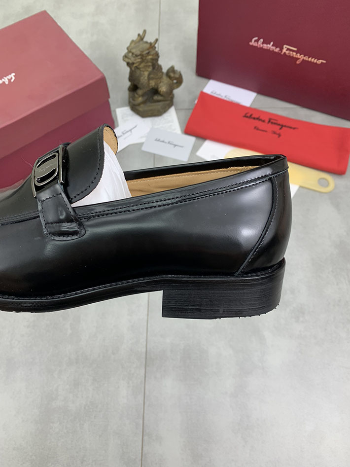 メンズ 最高級フェラガモスーパーコピー FERRAGAMO ローファー モカシン ガンチーニ金具 レザー シューズ 2628119 Ferragamo スニーカー - 画像 (4)