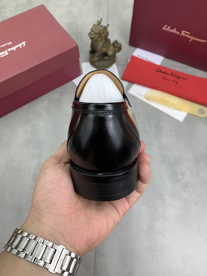メンズ 最高級フェラガモスーパーコピー FERRAGAMO ローファー モカシン ガンチーニ金具 レザー シューズ 2628119 Ferragamo スニーカー - 画像 (3)