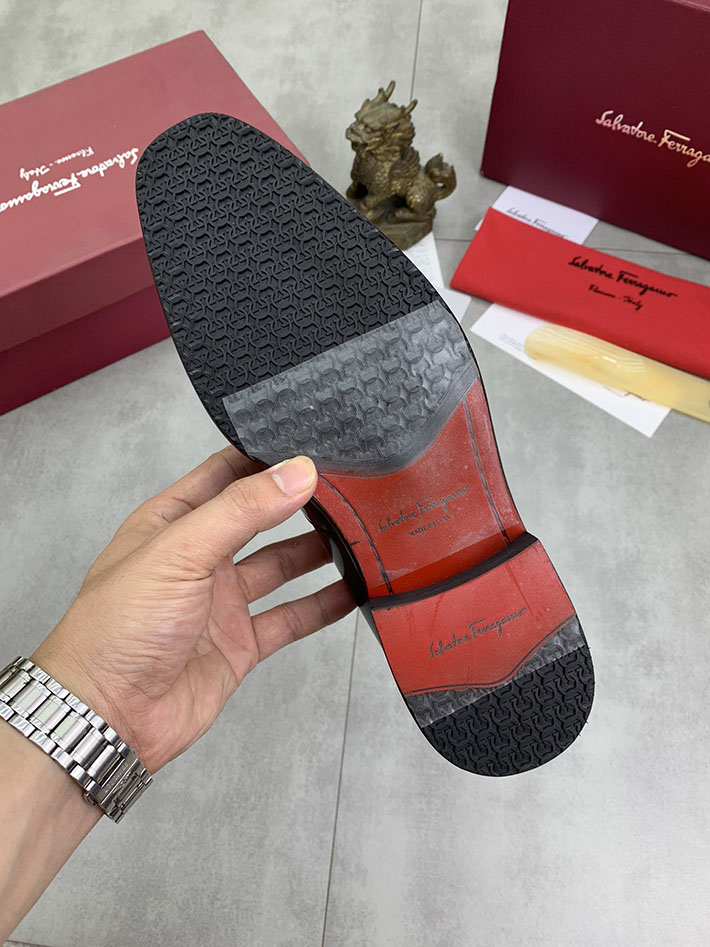 メンズ 最高級フェラガモスーパーコピー FERRAGAMO ローファー モカシン ガンチーニ金具 レザー シューズ 2628119 Ferragamo スニーカー - 画像 (2)