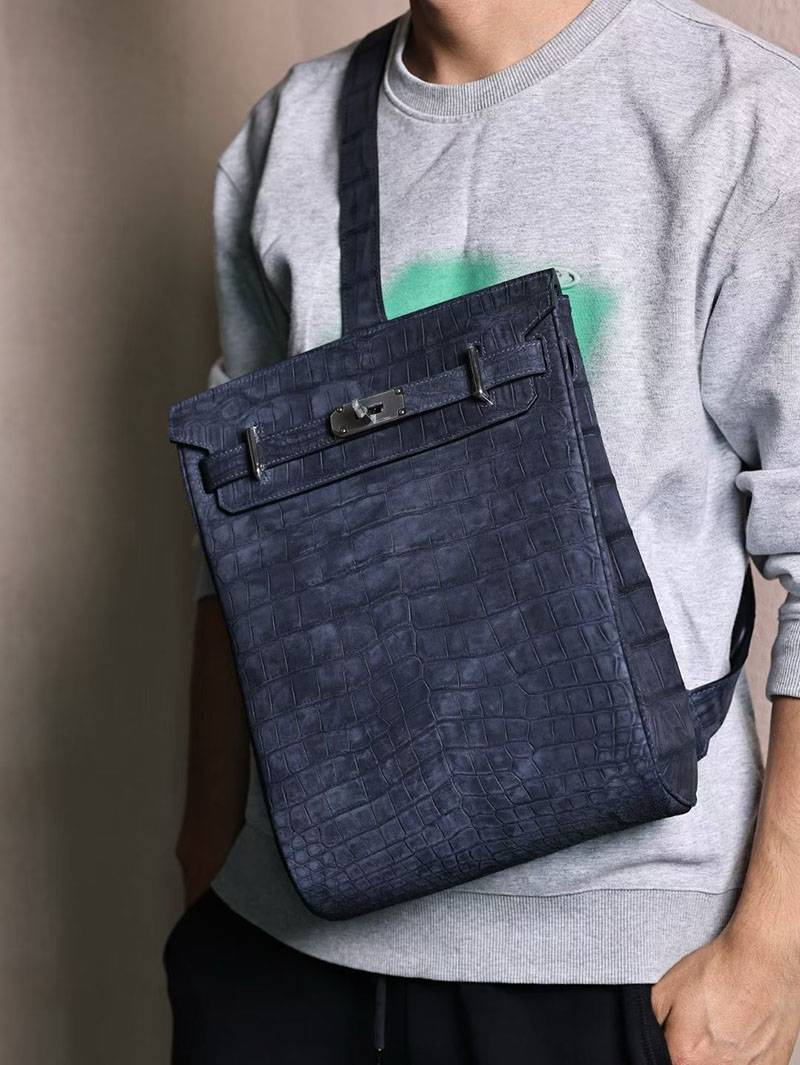 エルメス メンズバッグ 種類 HERMES HAC A DOS ケリーアッカド GM ブルーニュイ クロコダイル シルバー金具 2627547 エルメス専門店 おすすめ - 画像 (5)