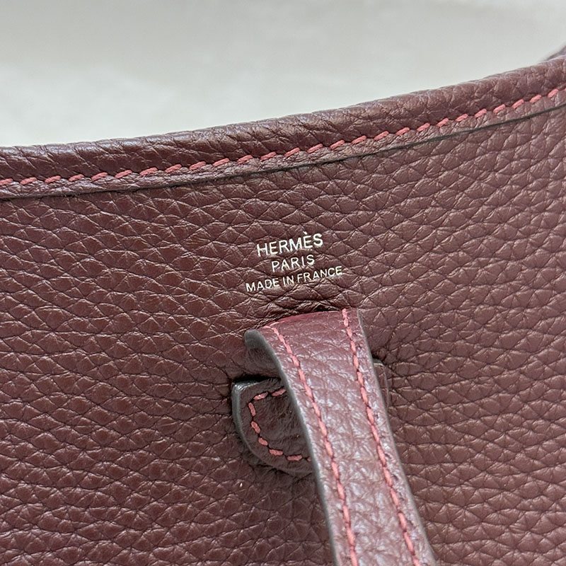 ミニショルダーバッグ 人気ブランド HERMES エヴリン TPM ルージュセリエ トリヨンクレマンス シルバー金具 2627653 エルメス 海外通販 - 画像 (4)