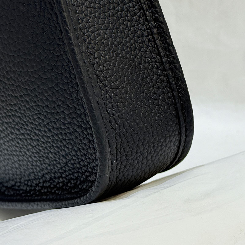 エルメス ミニ ショルダー HERMES エヴリン TPM 黒 ブラック トリヨンクレマンス ゴールド金具 2627656 エルメス 海外通販 - 画像 (4)
