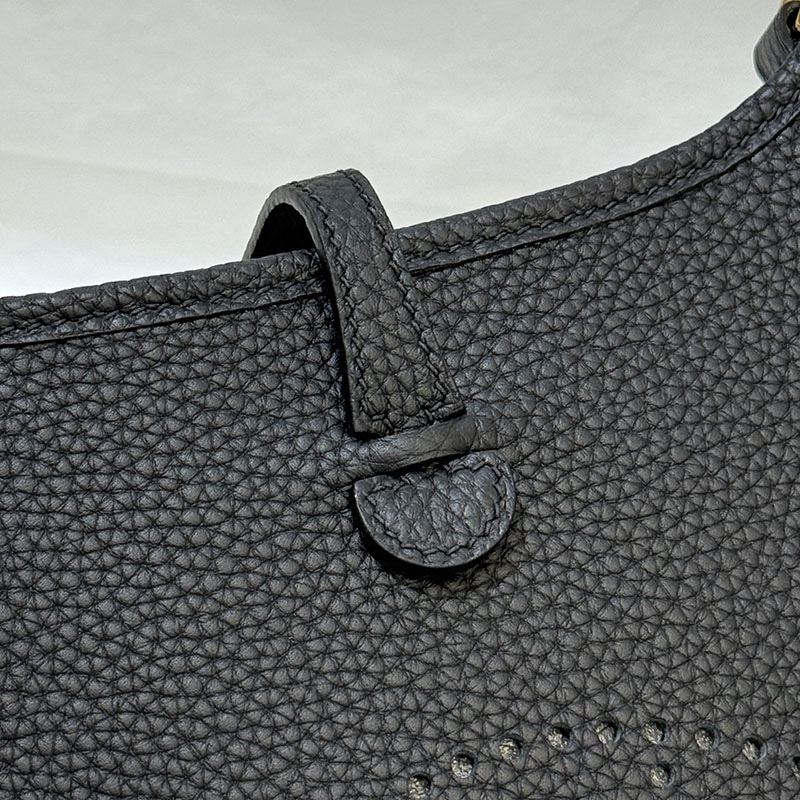エルメス ミニ ショルダー HERMES エヴリン TPM 黒 ブラック トリヨンクレマンス ゴールド金具 2627656 エルメス 海外通販 - 画像 (3)