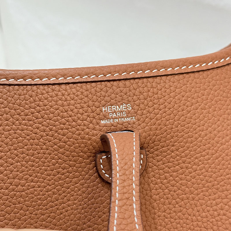 エヴリン 16 サイズ HERMES エヴリン TPM ゴールド トリヨンクレマンス シルバー金具 2627670 エルメス 海外通販 - 画像 (3)