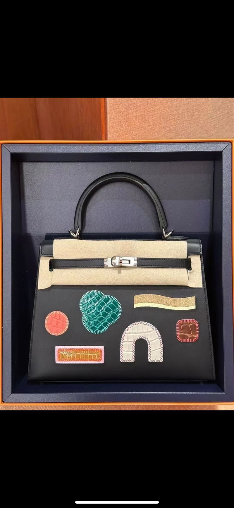 エルメス ケリー25 定価 HERMES ケリー25 外縫い 黒 ブラック スイフト/クロコダイル シルバー金具 2627686 エルメス 海外通販 - 画像 (7)