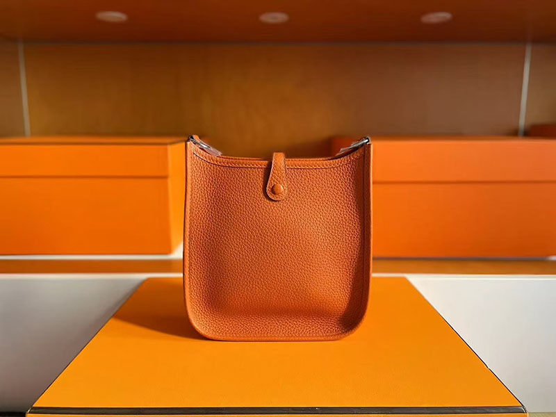 エルメス エヴリン 16 HERMES エヴリン TPM オレンジ トリヨンクレマンス シルバー金具 2627715 エルメス 新作バッグ - 画像 (9)