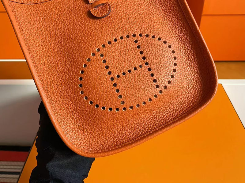 エルメス エヴリン 16 HERMES エヴリン TPM オレンジ トリヨンクレマンス シルバー金具 2627715 エルメス 新作バッグ - 画像 (8)