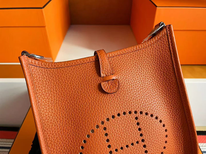 エルメス エヴリン 16 HERMES エヴリン TPM オレンジ トリヨンクレマンス シルバー金具 2627715 エルメス 新作バッグ - 画像 (7)