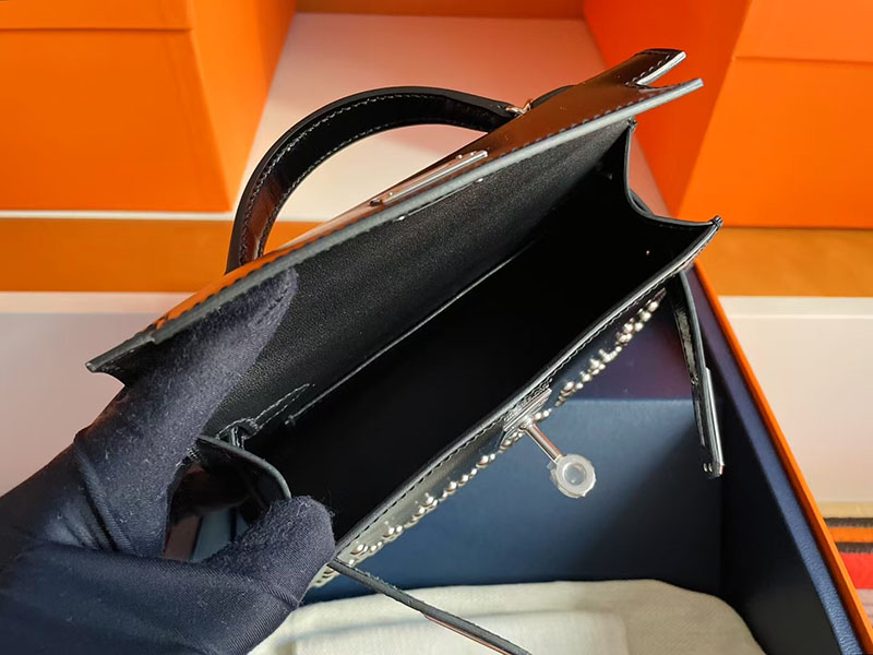 ミニケリー クルーテ HERMES ケリーミニ2 クルーテ クロ ボックスカーフ シルバー金具 2627735 エルメス 新作バッグ - 画像 (6)