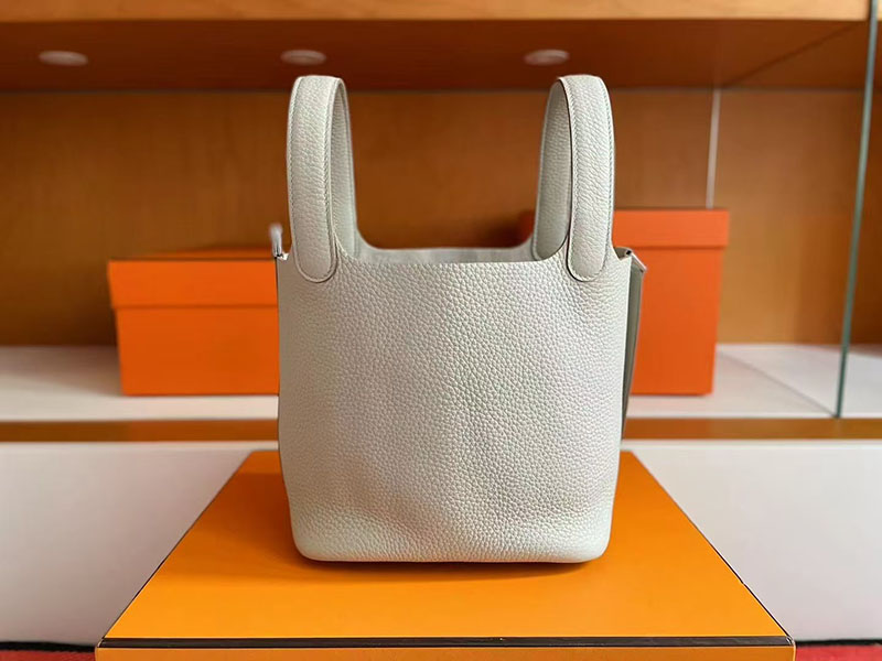 エルメス ピコタン 公式 HERMES ピコタンロック 18 PM ベトン トリヨンクレマンス シルバー金具 2627759 エルメス 新作バッグ - 画像 (6)