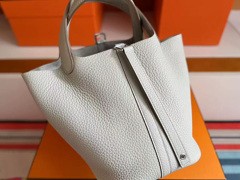 エルメス ピコタン 公式 HERMES ピコタンロック 18 PM ベトン トリヨンクレマンス シルバー金具 2627759 エルメス 新作バッグ - 画像 (5)