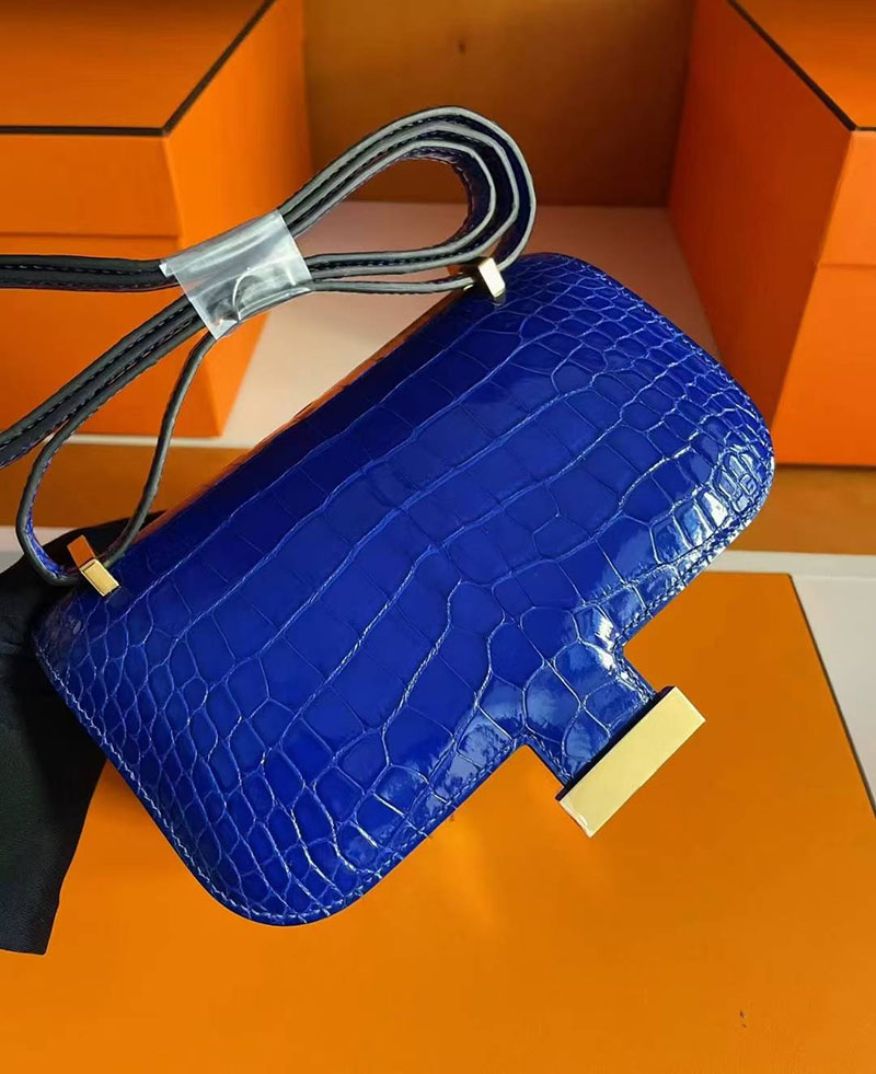 コンスタンス ミニ クロコ HERMES コンスタンス3 ミニ ブルーエレクトリック クロコダイル ゴールド金具 2627774 エルメス 新作バッグ - 画像 (3)