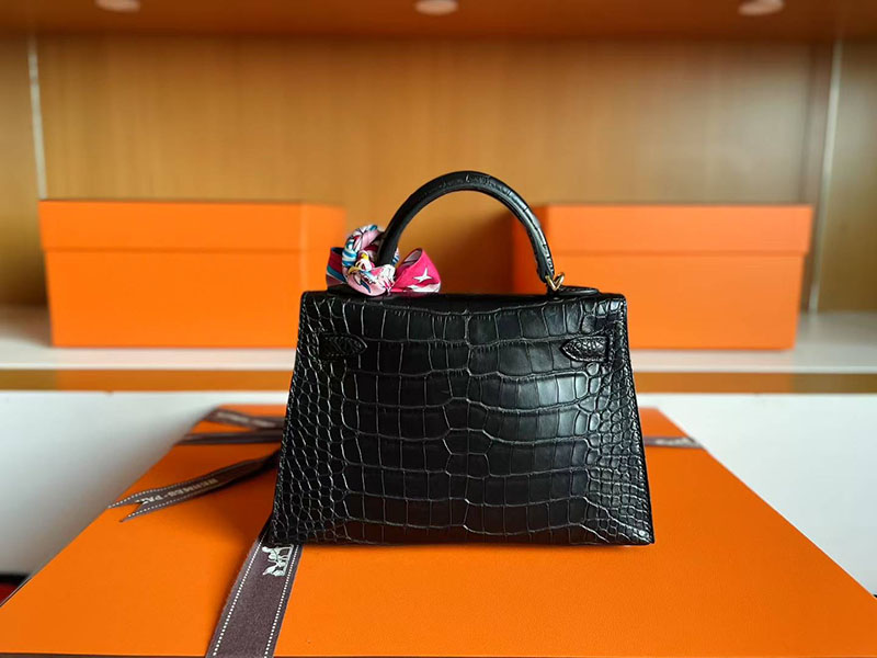 エルメス ケリーミニ2 HERMES ケリーミニ2 外縫い 黒 ブラック クロコダイル ゴールド金具 2627784 エルメス 新作バッグ - 画像 (2)