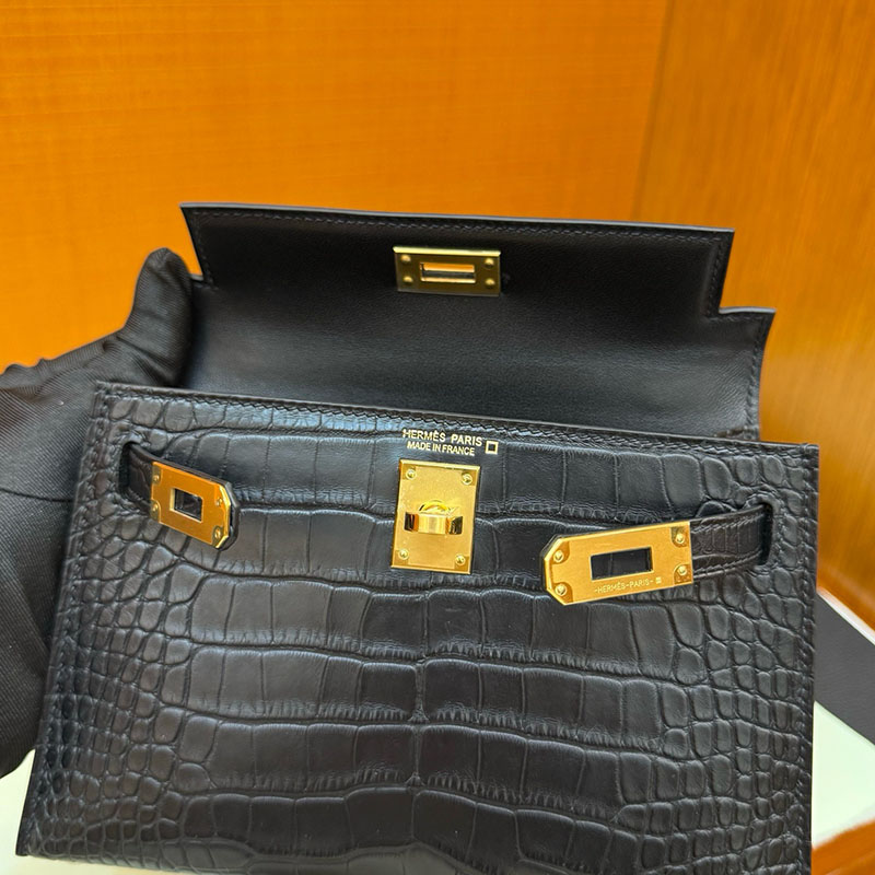 エルメス ミニバッグ レディース HERMES ケリーミニ2 外縫い クロ クロコダイル アリゲーターマット シルバー金具 2627799 エルメス 新作バッグ - 画像 (11)
