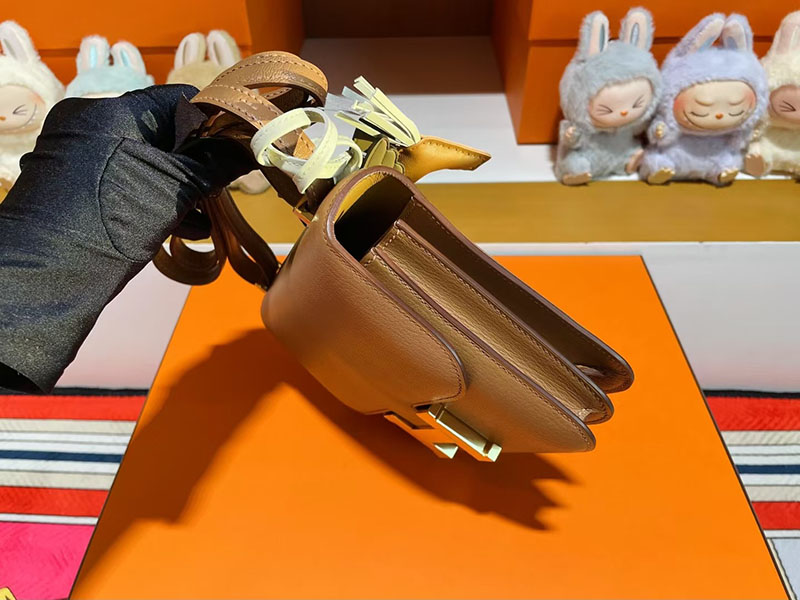 ショルダーバッグ 小さめ おしゃれ HERMES コンスタンス3 ミニ ケブラコ シェブルミゾル ゴールド金具 2627808 エルメス 新作バッグ - 画像 (7)