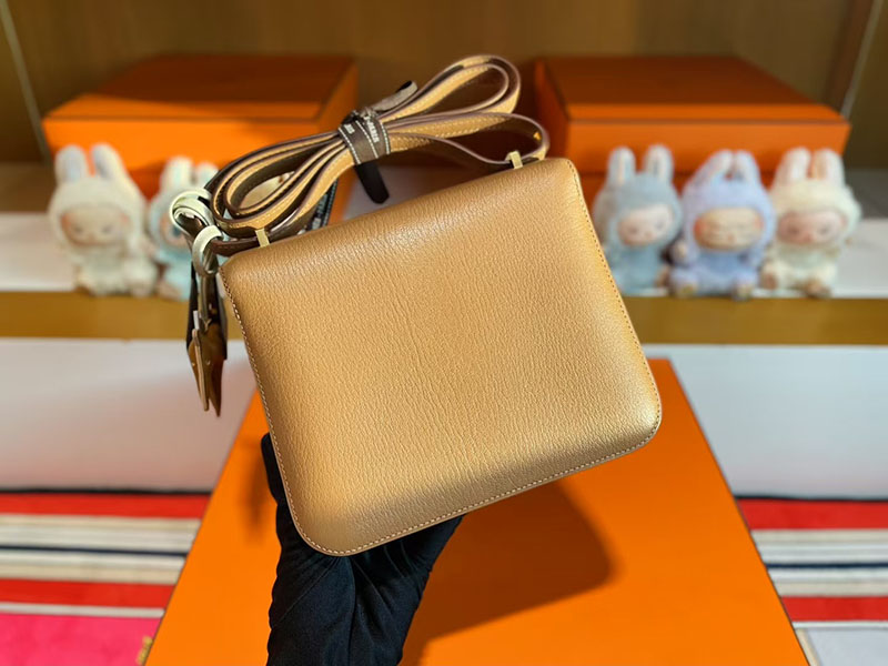 ショルダーバッグ 小さめ おしゃれ HERMES コンスタンス3 ミニ ケブラコ シェブルミゾル ゴールド金具 2627808 エルメス 新作バッグ - 画像 (2)