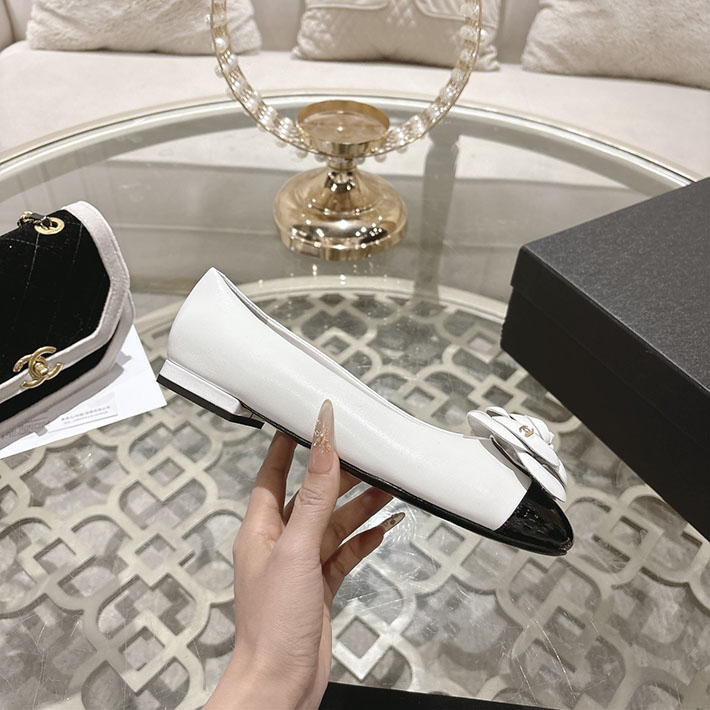 最高級シャネルスーパーコピー CHANEL 45mm 大人気バレリーナ フラットシューズ ホワイト 2628400 シャネル パンプス 白 - 画像 (9)