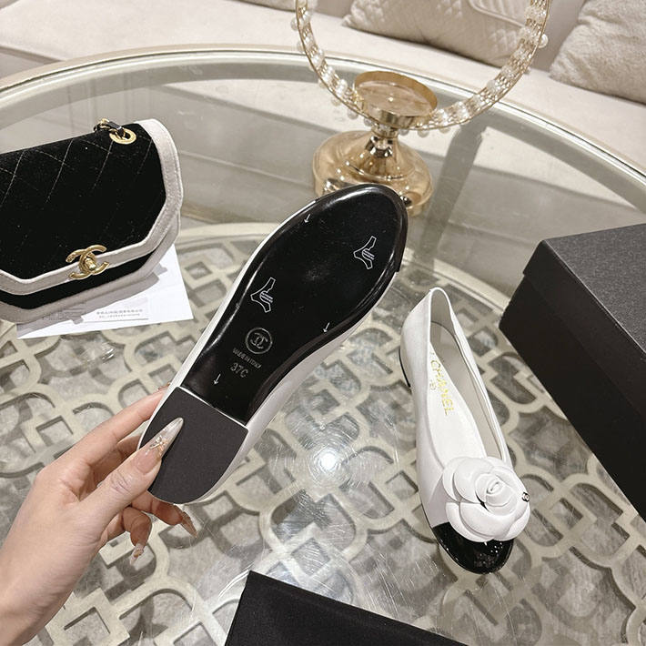 最高級シャネルスーパーコピー CHANEL 45mm 大人気バレリーナ フラットシューズ ホワイト 2628400 シャネル パンプス 白 - 画像 (5)