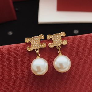 セリーヌ ピアス 芸能人