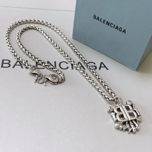 メンズネックレス ハイブランド 20代