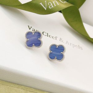 20代 ピアス 女性 ブランド