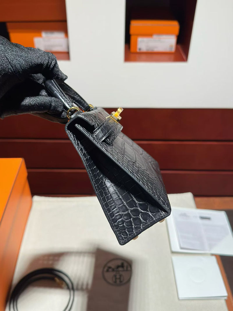 ミニケリー クロコ 定価 エルメス ケリーミニ2 HERMES ケリーミニ2 外縫い 黒 ブラック クロコダイル ゴールド金具 2627869 エルメス 新作バッグ - 画像 (8)