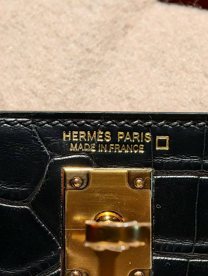 ミニケリー クロコ 定価 エルメス ケリーミニ2 HERMES ケリーミニ2 外縫い 黒 ブラック クロコダイル ゴールド金具 2627869 エルメス 新作バッグ - 画像 (5)