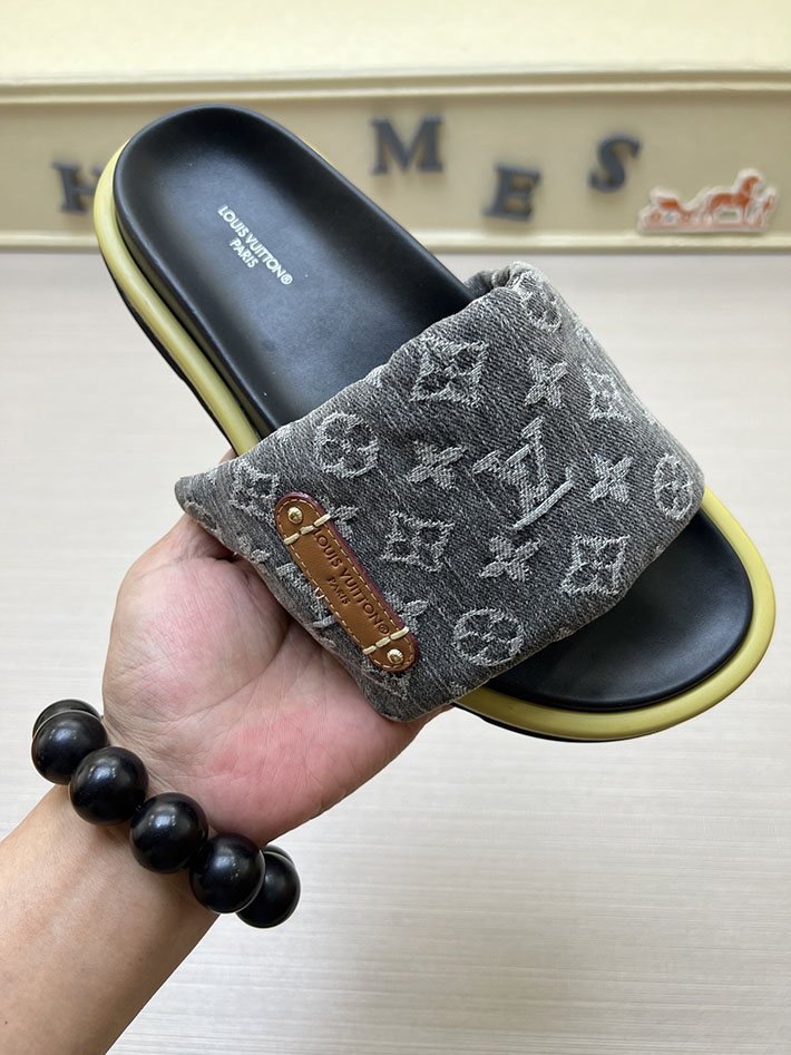 メンズ・レディース兼用 ルイヴィトン サンダル Louis Vuitton x TM プールピロー ミュール 2629016 ヴィトン 靴 レディース - 画像 (3)