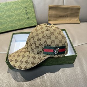 グッチ 帽子 コーデ